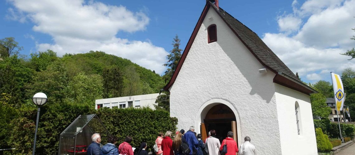 Einladung zur Maiandacht im Urheiligtum in Schönstatt